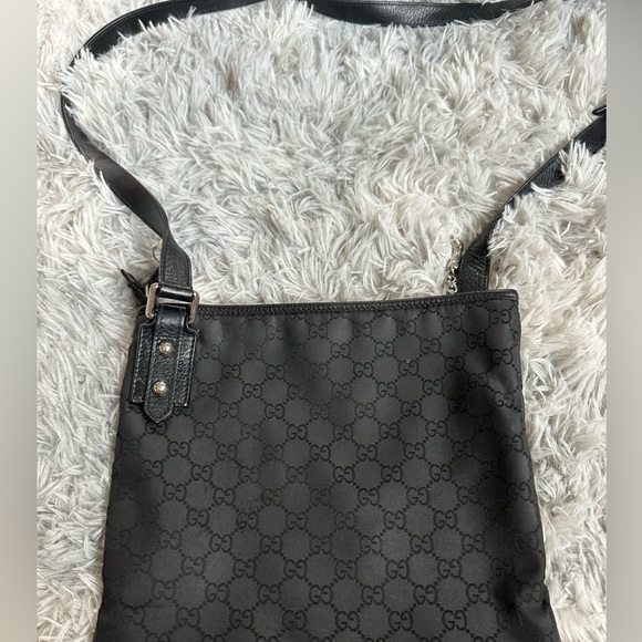 GG Monogrammed Gucci Purse/Crossbody - Picture 3 of 6